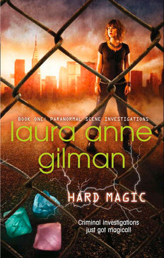 Laura Anne Gilman. Hard Magic